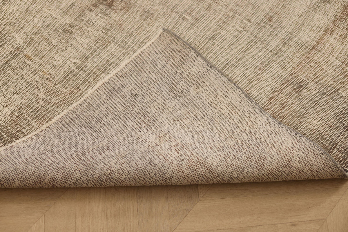 Vintage Manisa Turkish Area Rug 5x8 ft — Gray minimalist