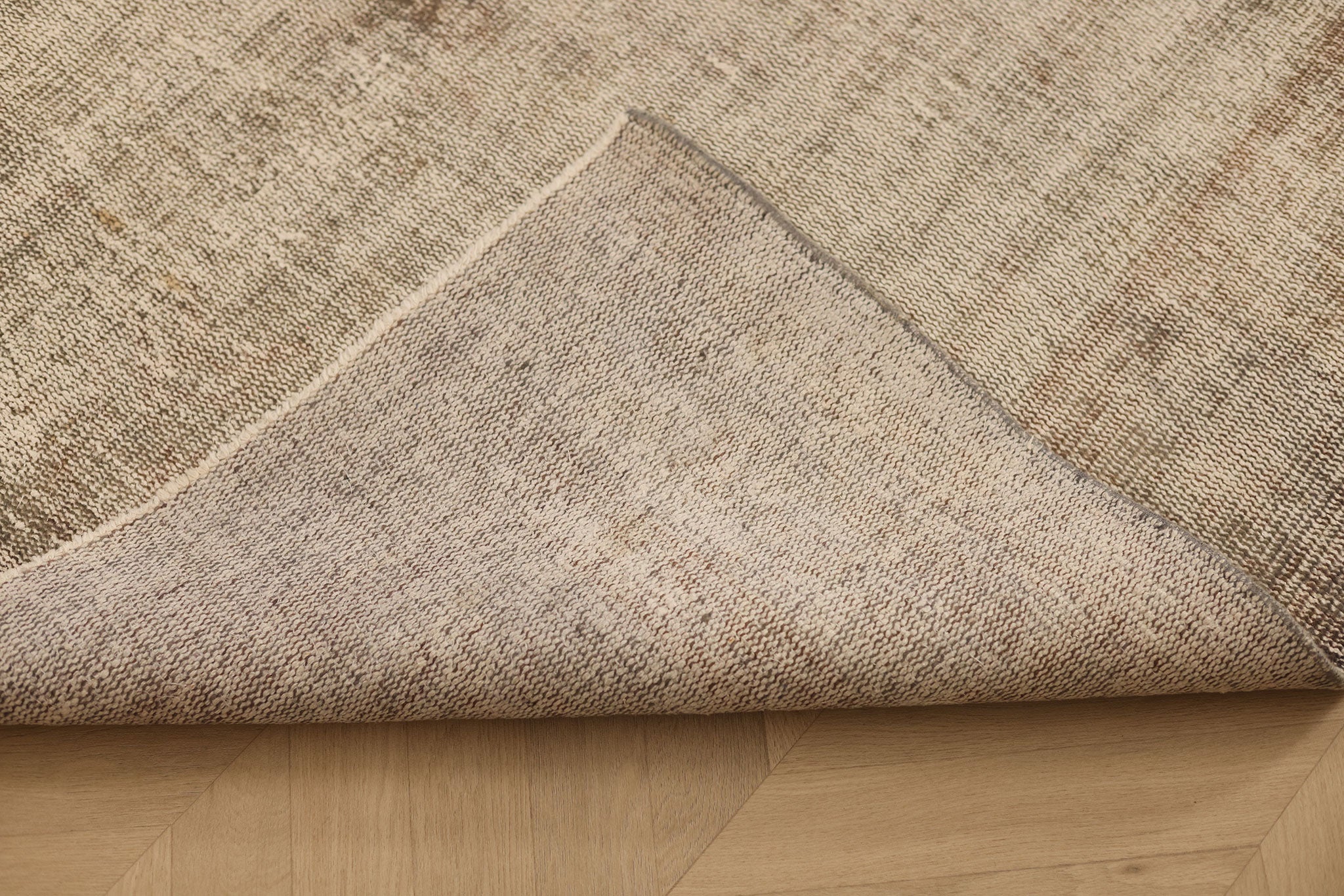 Vintage Manisa Turkish Area Rug 5x8 ft — Gray minimalist