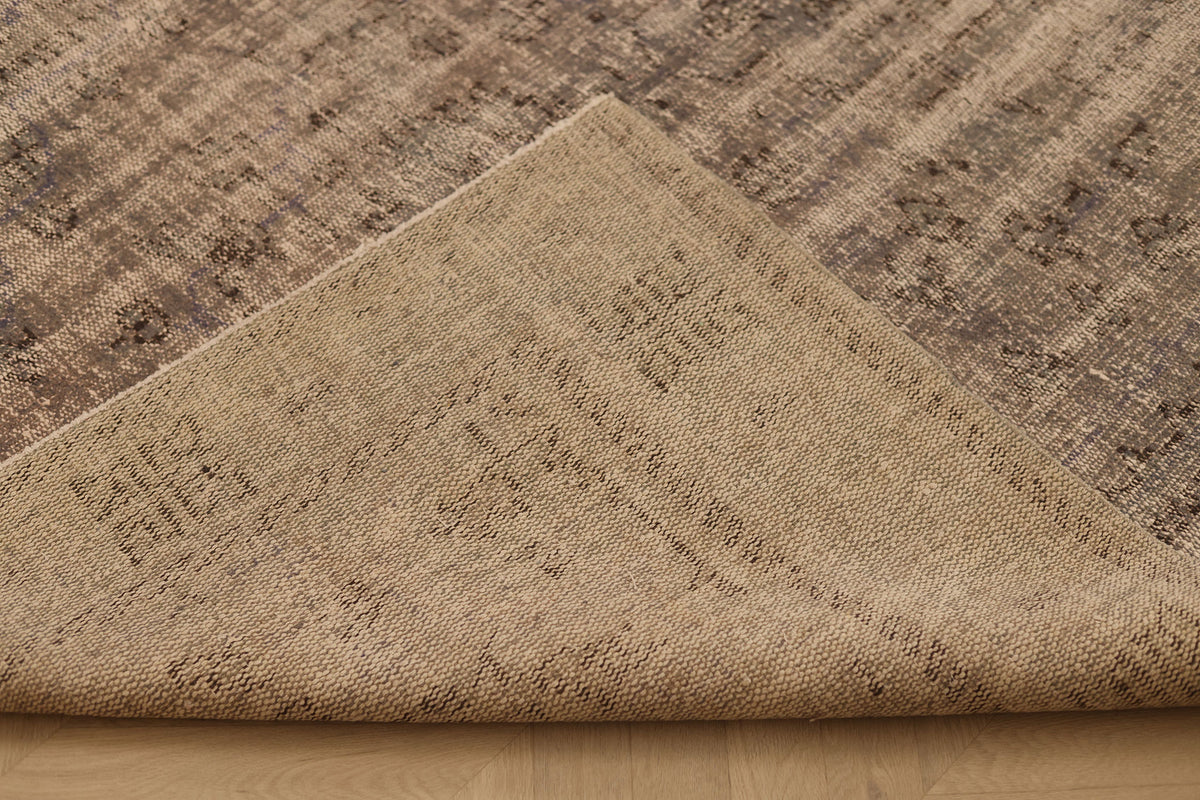 Vintage Manisa Turkish Area Rug 5x9 ft — Gray & Brown minimalist
