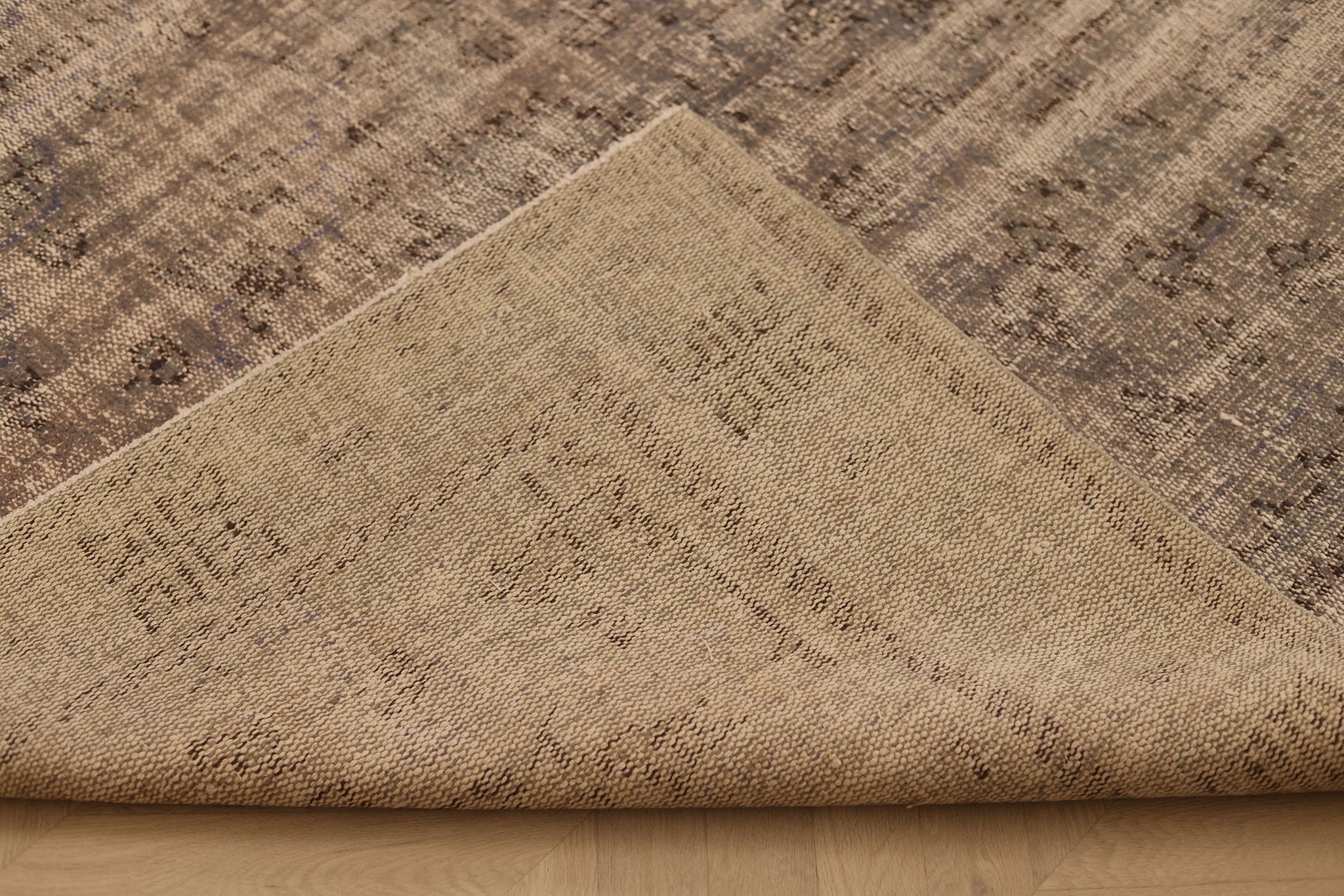 Vintage Manisa Turkish Area Rug 5x9 ft — Gray & Brown minimalist