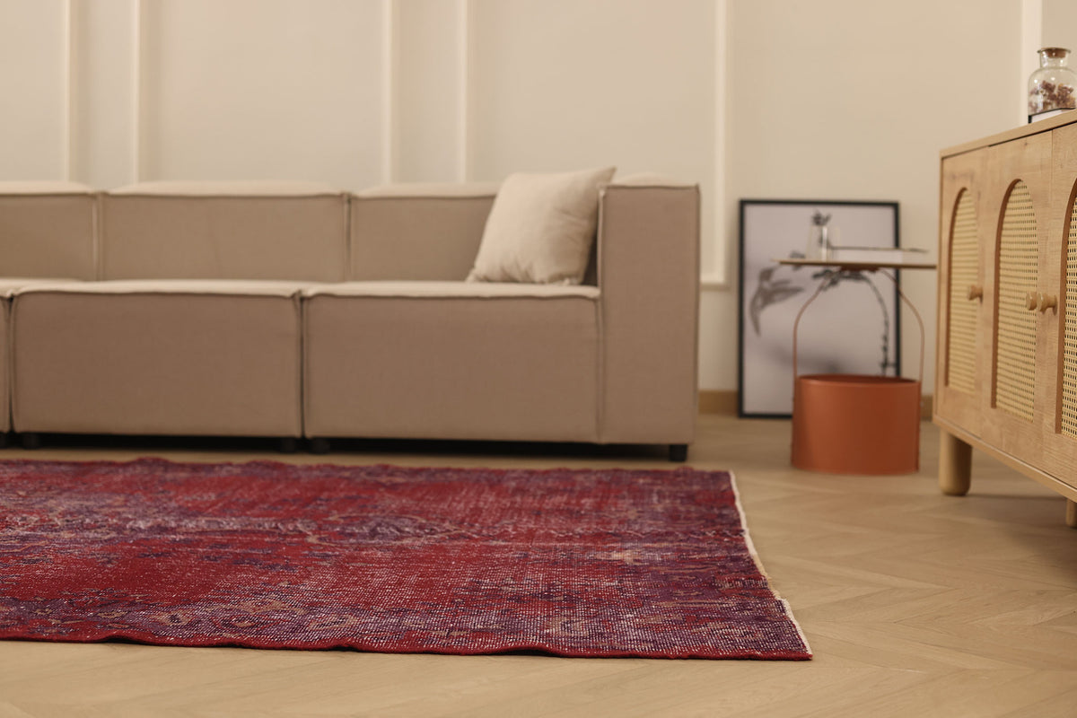 Vintage Isparta Turkish Area Rug 5x9 ft — Red Overdyed (No. 39571)