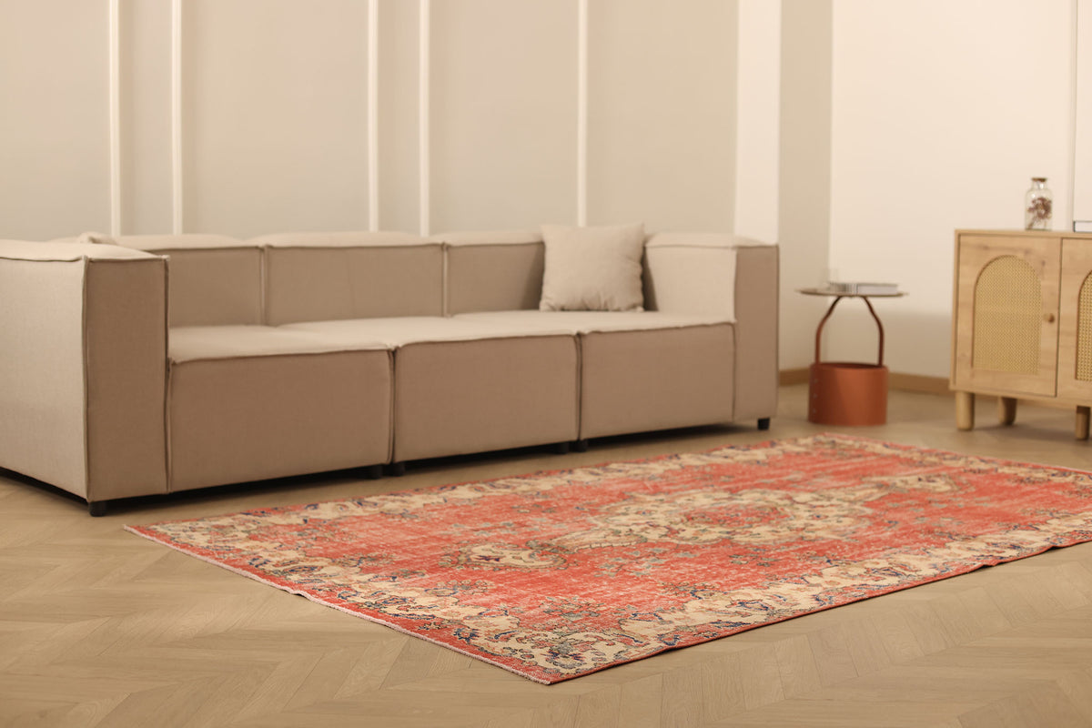 Vintage Isparta Turkish Area Rug 5x9 ft — Red & Beige Floral (No. 39573)