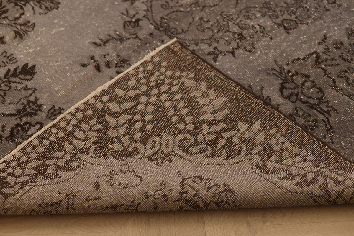 Vintage Isparta Turkish Area Rug 5x9 ft — Gray & Brown Overdyed