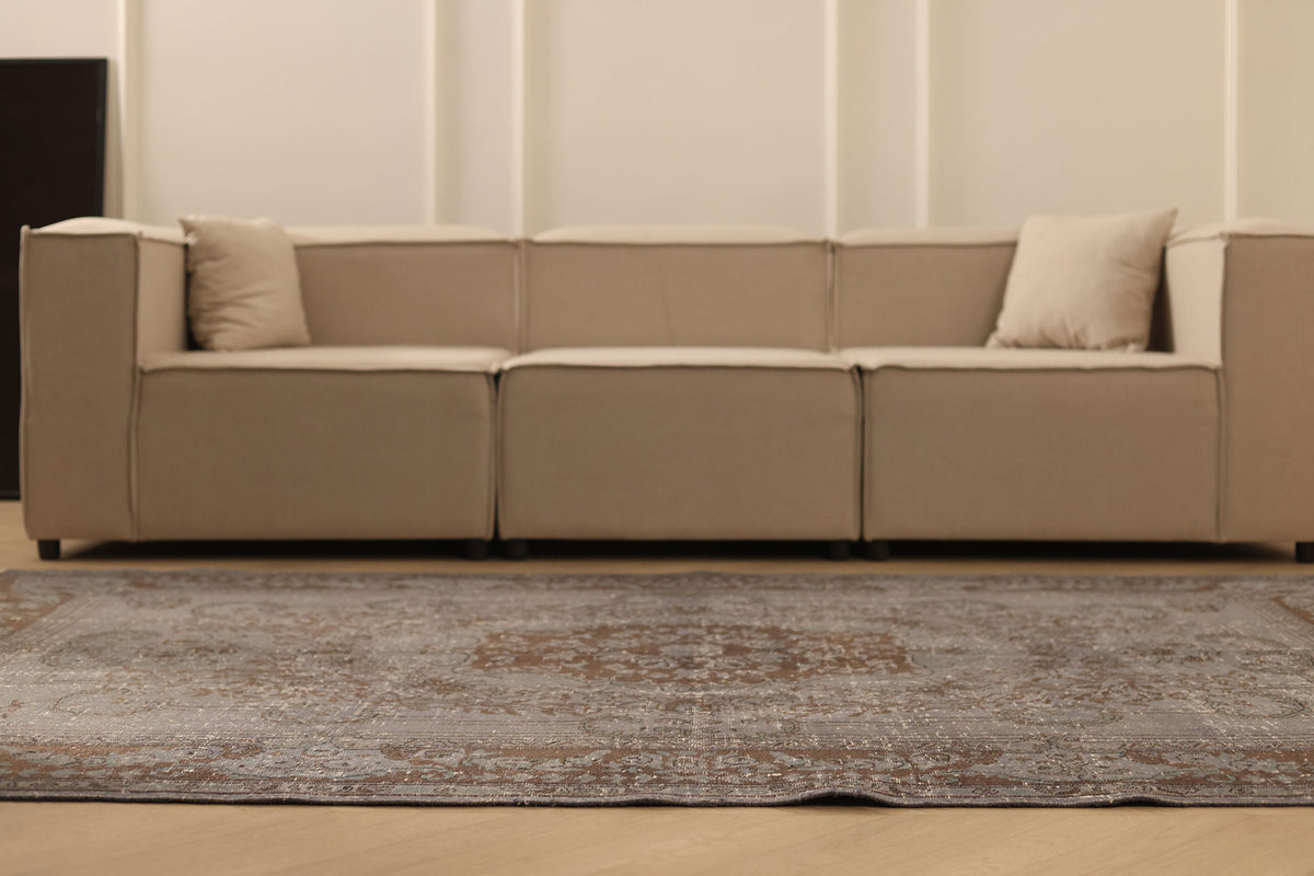Vintage Isparta Turkish Area Rug 5x8 ft — Gray & Brown Floral