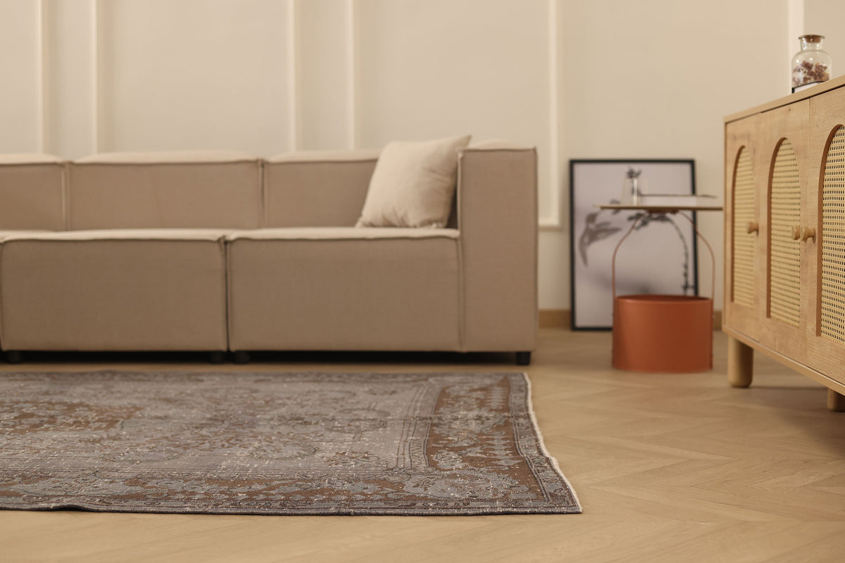 Vintage Isparta Turkish Area Rug 5x8 ft — Gray & Brown Floral