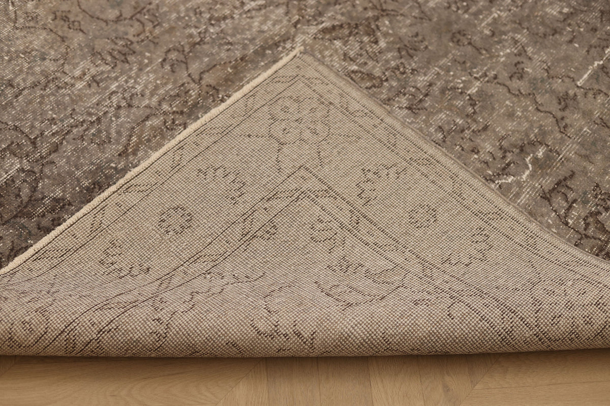 Vintage Isparta Turkish Area Rug 5x9 ft — Gray Floral