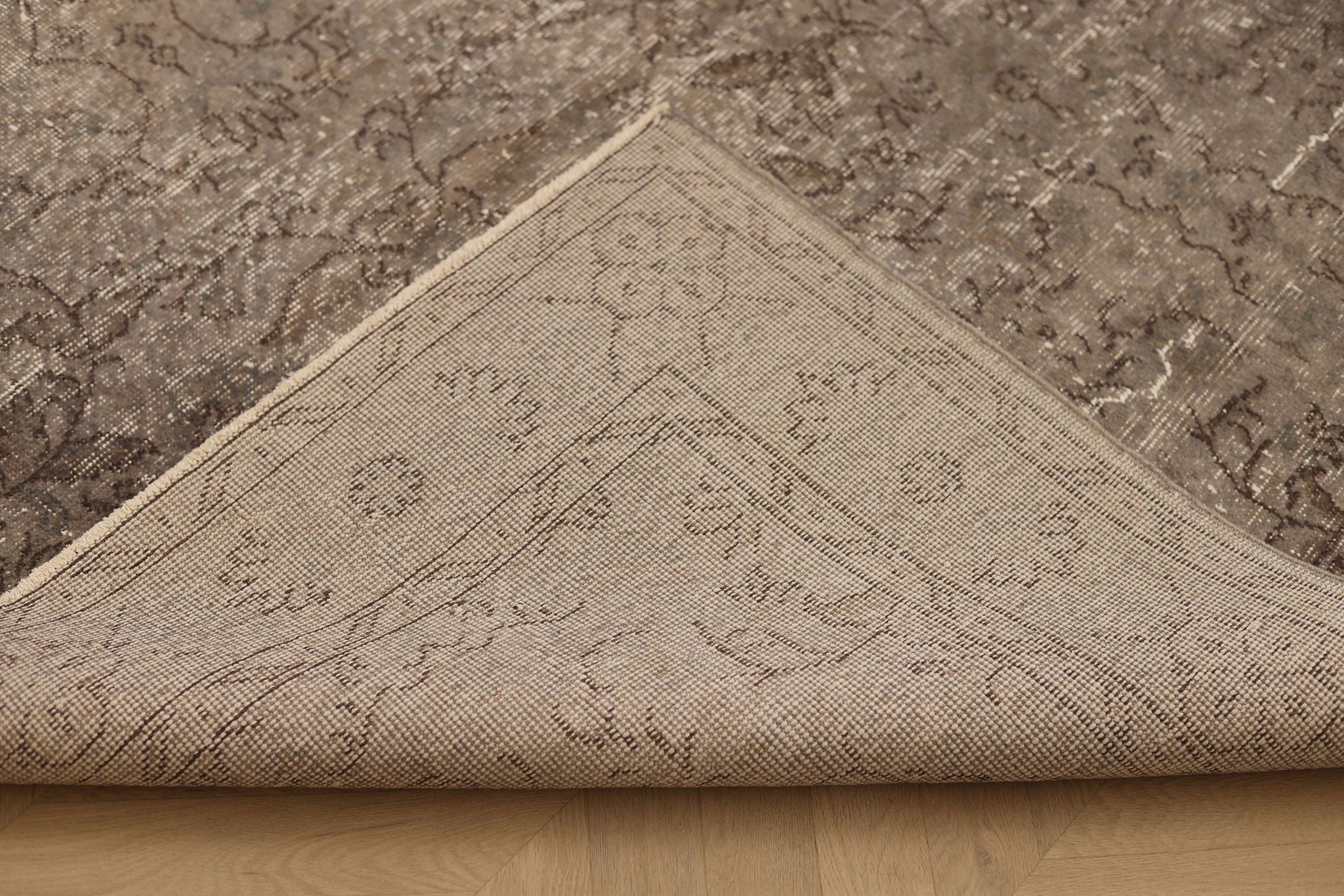Vintage Isparta Turkish Area Rug 5x9 ft — Gray Floral