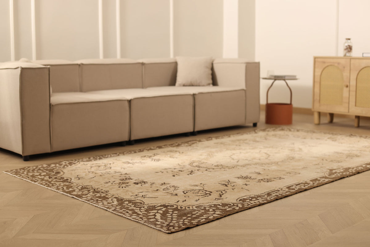 Vintage Isparta Turkish Area Rug 5x10 ft — Beige & Brown Floral (No. 39608)