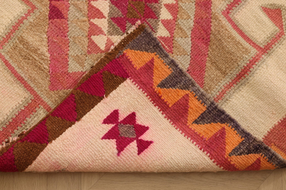 Vintage Southeastern Persian Style Kilim Runner Rug 3x11 ft — Beige & Pink Geometric