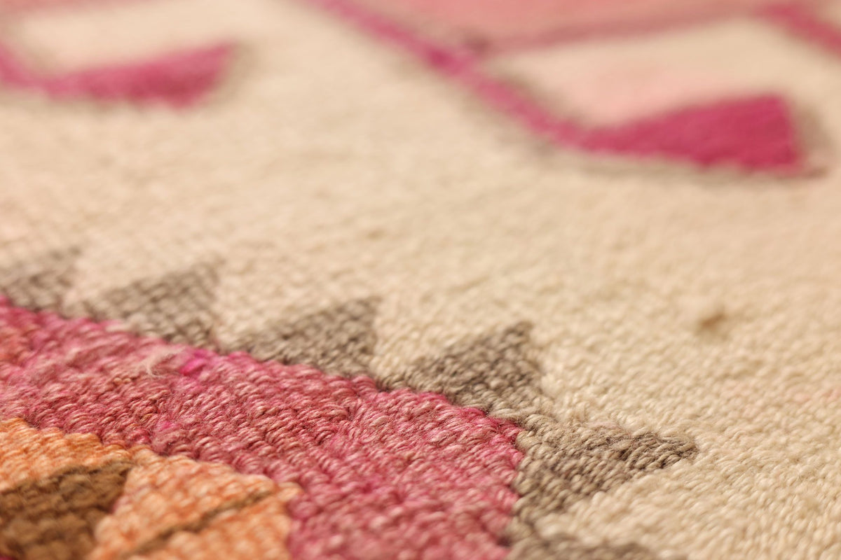 Vintage Southeastern Persian Style Kilim Runner Rug 3x11 ft — Beige & Pink Geometric