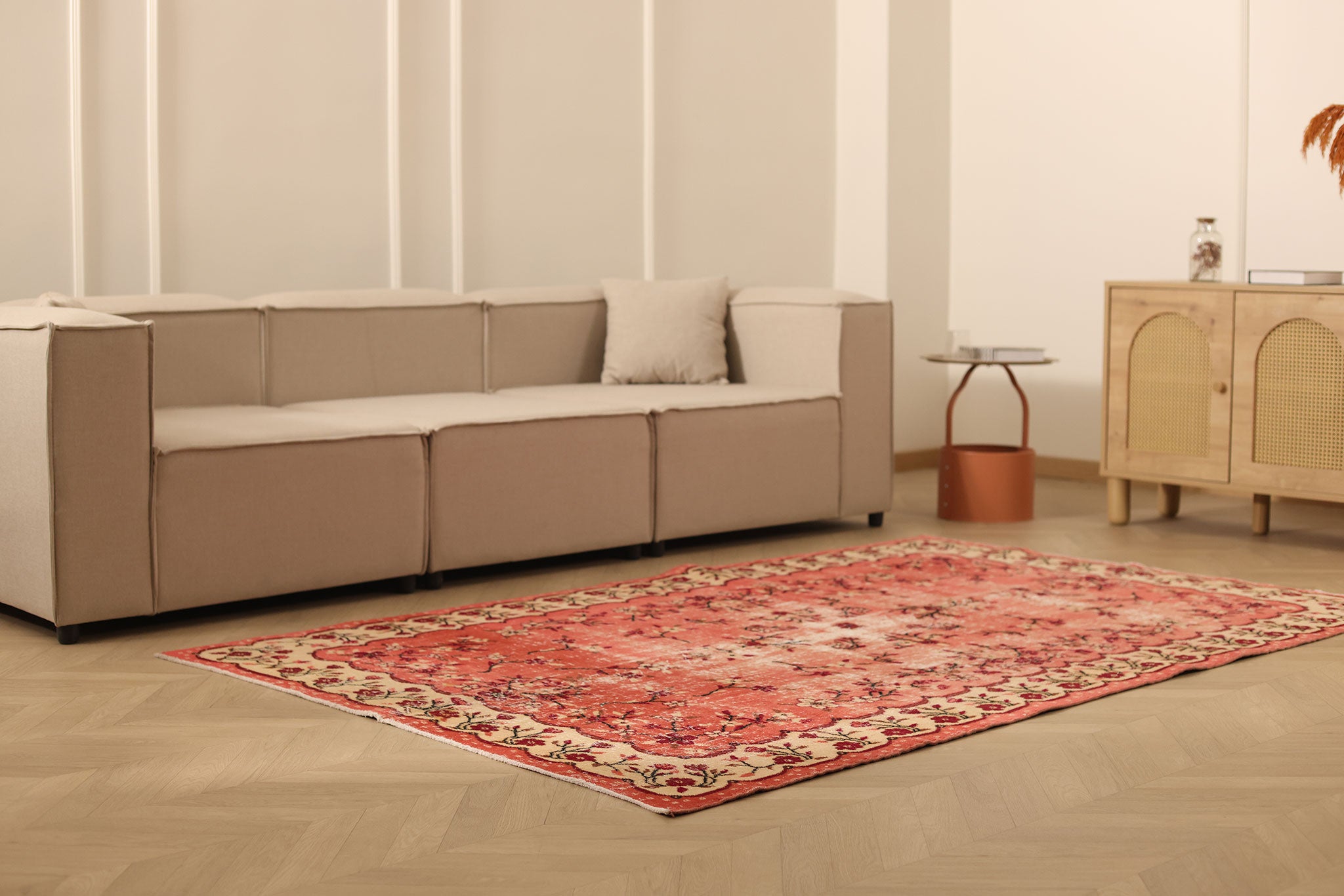 Vintage Isparta Turkish Area Rug 5x8 ft — Red & Beige Distressed