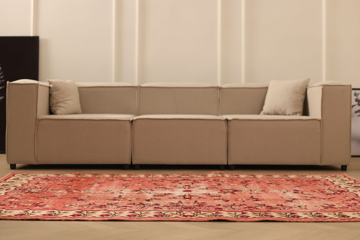 Vintage Isparta Turkish Area Rug 5x8 ft — Red & Beige Distressed