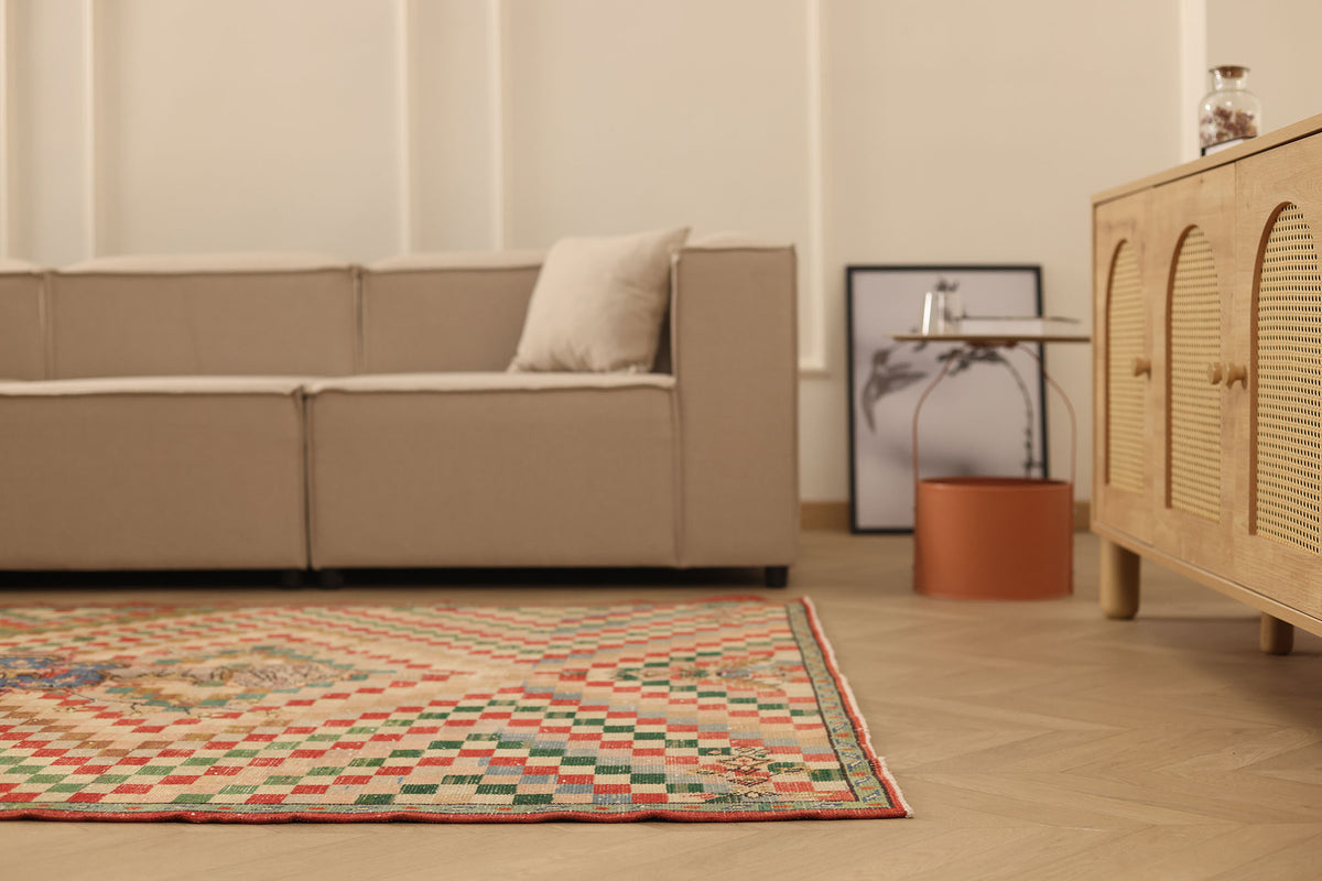 Vintage Isparta Turkish Area Rug 5x12 ft — Beige & Red Geometric