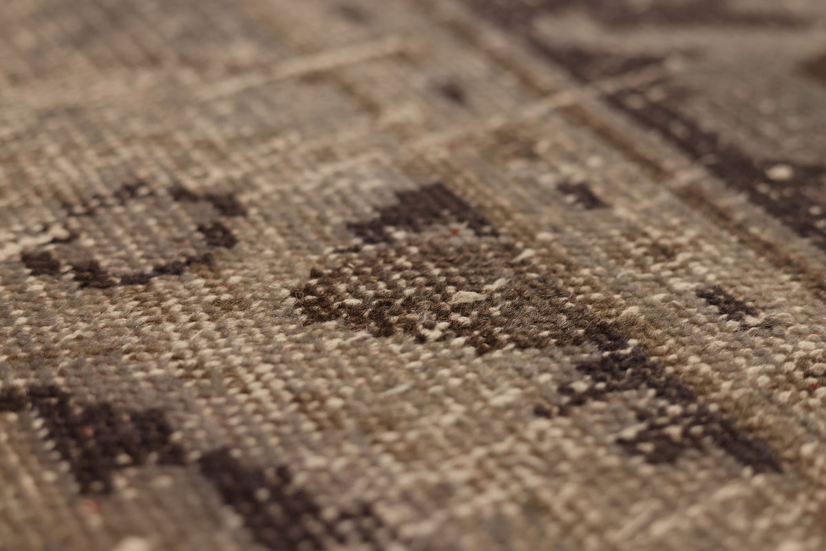 Vintage Manisa Turkish Area Rug 6x8 ft — Gray & Beige Distressed