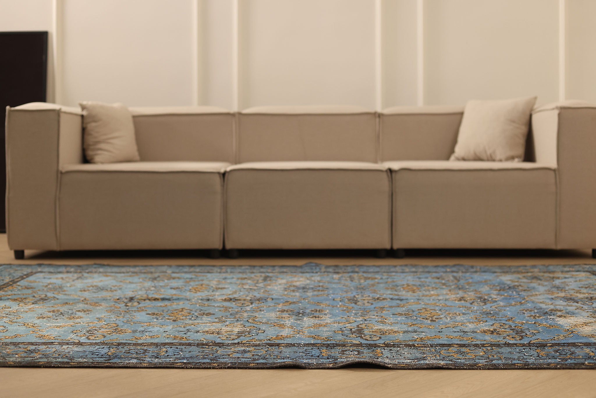 Vintage Isparta Turkish Area Rug 5x9 ft — Blue & Gray Distressed