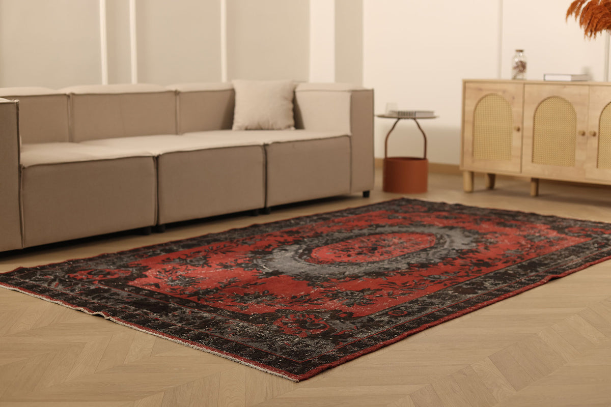 Vintage Isparta Turkish Area Rug 5x9 ft — Red & Gray Floral (No. 39923)