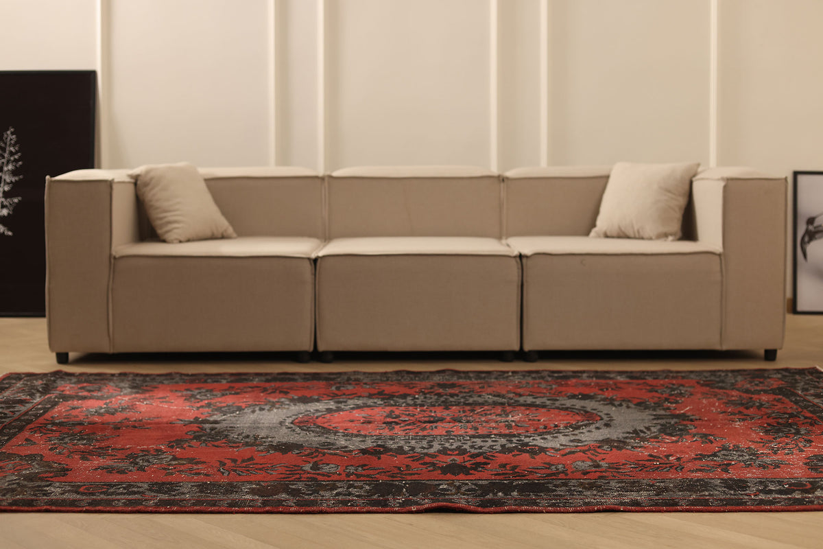 Vintage Isparta Turkish Area Rug 5x9 ft — Red & Gray Floral (No. 39923)