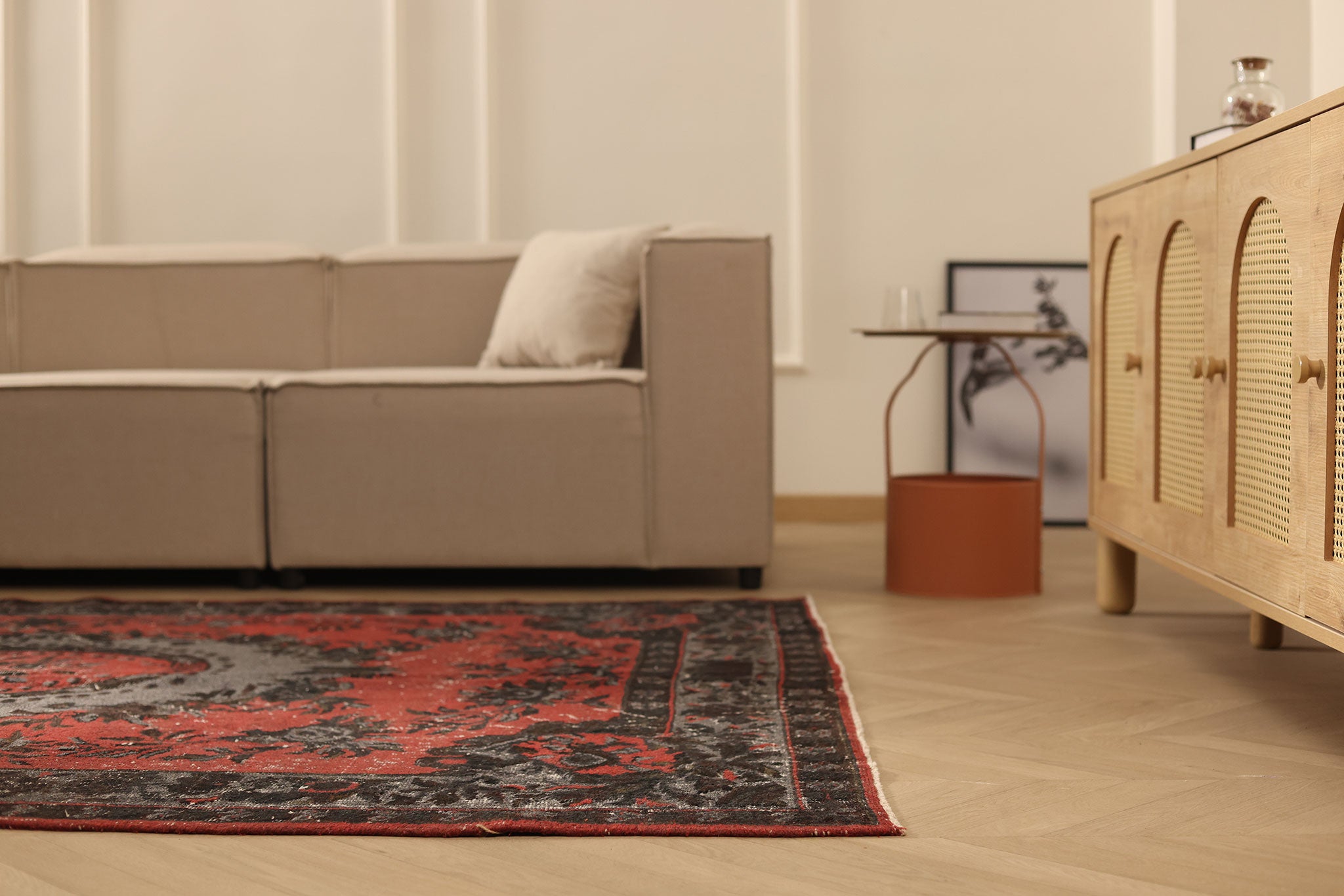 Vintage Isparta Turkish Area Rug 5x9 ft — Red & Gray Floral (No. 39923)