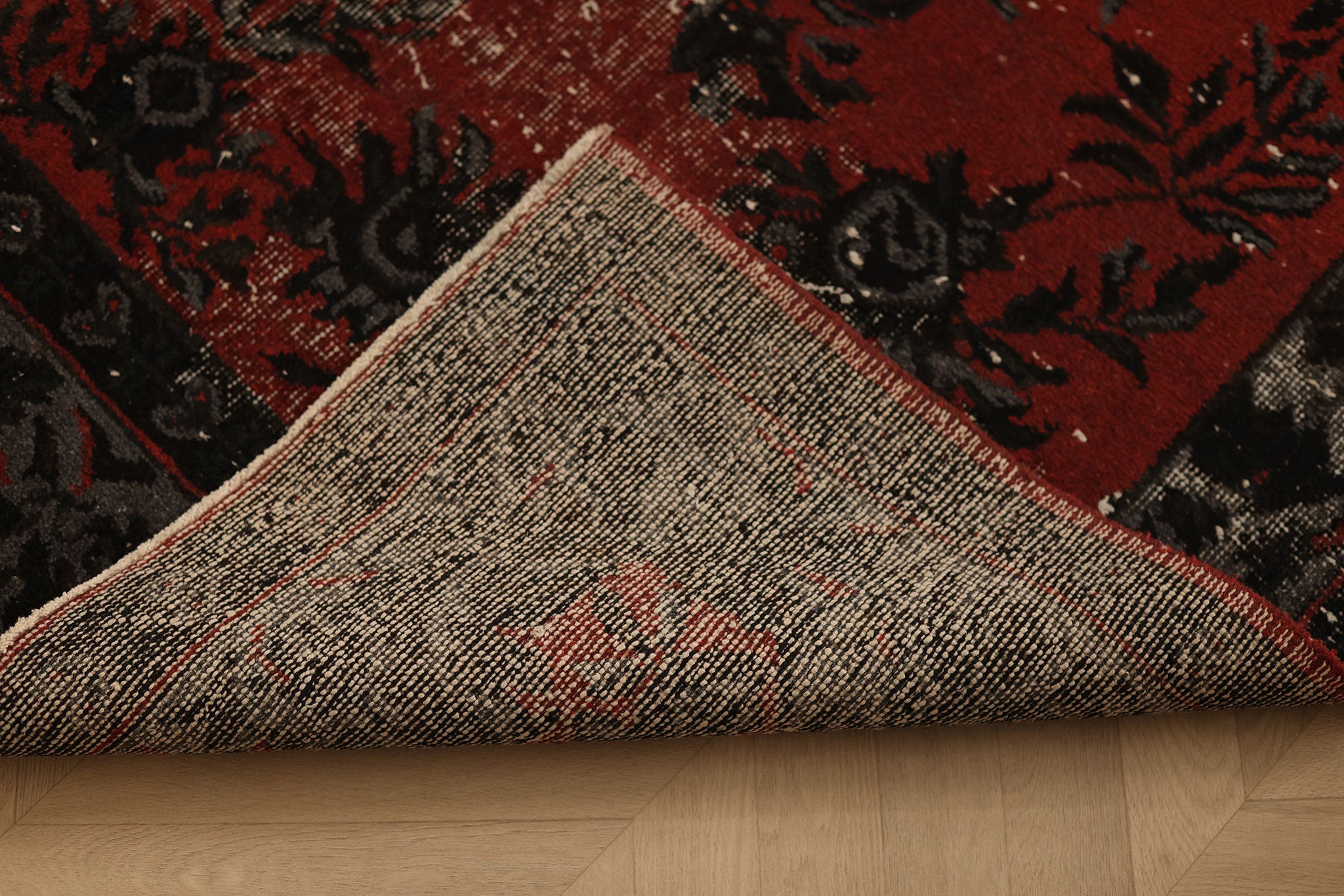 Vintage Isparta Turkish Area Rug 5x9 ft — Red & Gray Floral (No. 39923)