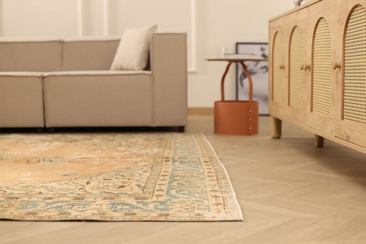 Vintage Isparta Turkish Area Rug 7x10 ft — Beige Floral