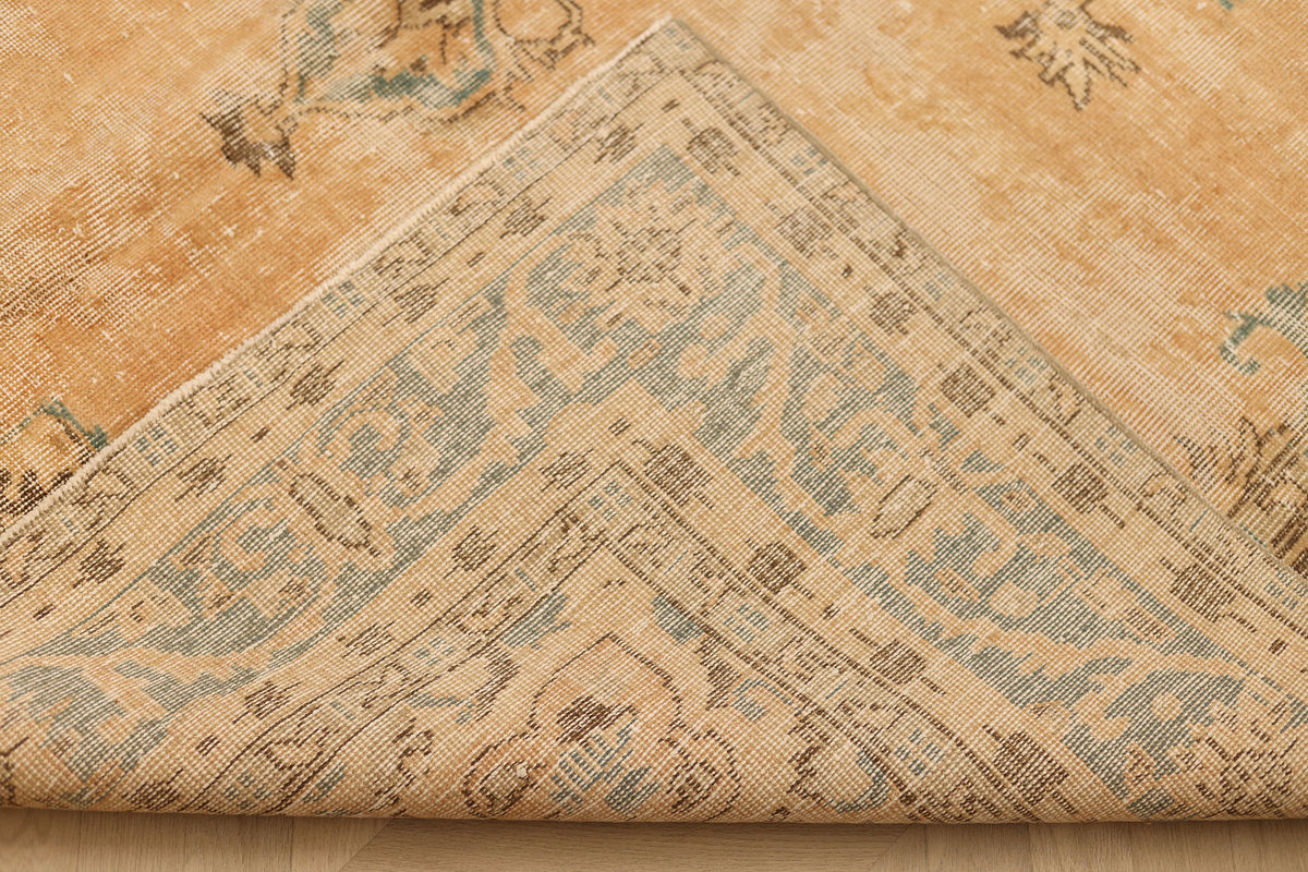 Vintage Isparta Turkish Area Rug 7x10 ft — Beige Floral
