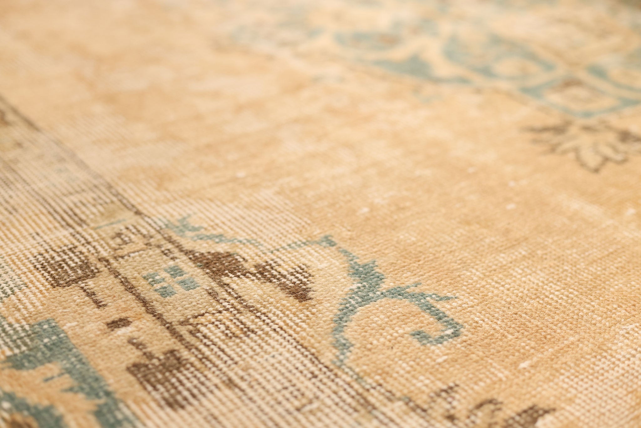 Vintage Isparta Turkish Area Rug 7x10 ft — Beige Floral