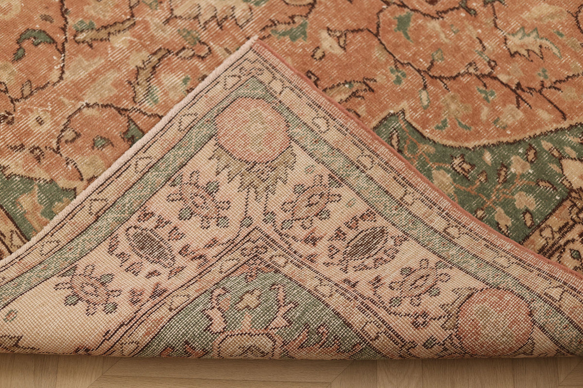 Vintage Isparta Turkish Area Rug 6x9 ft — Red & Green Floral (No. 39977)
