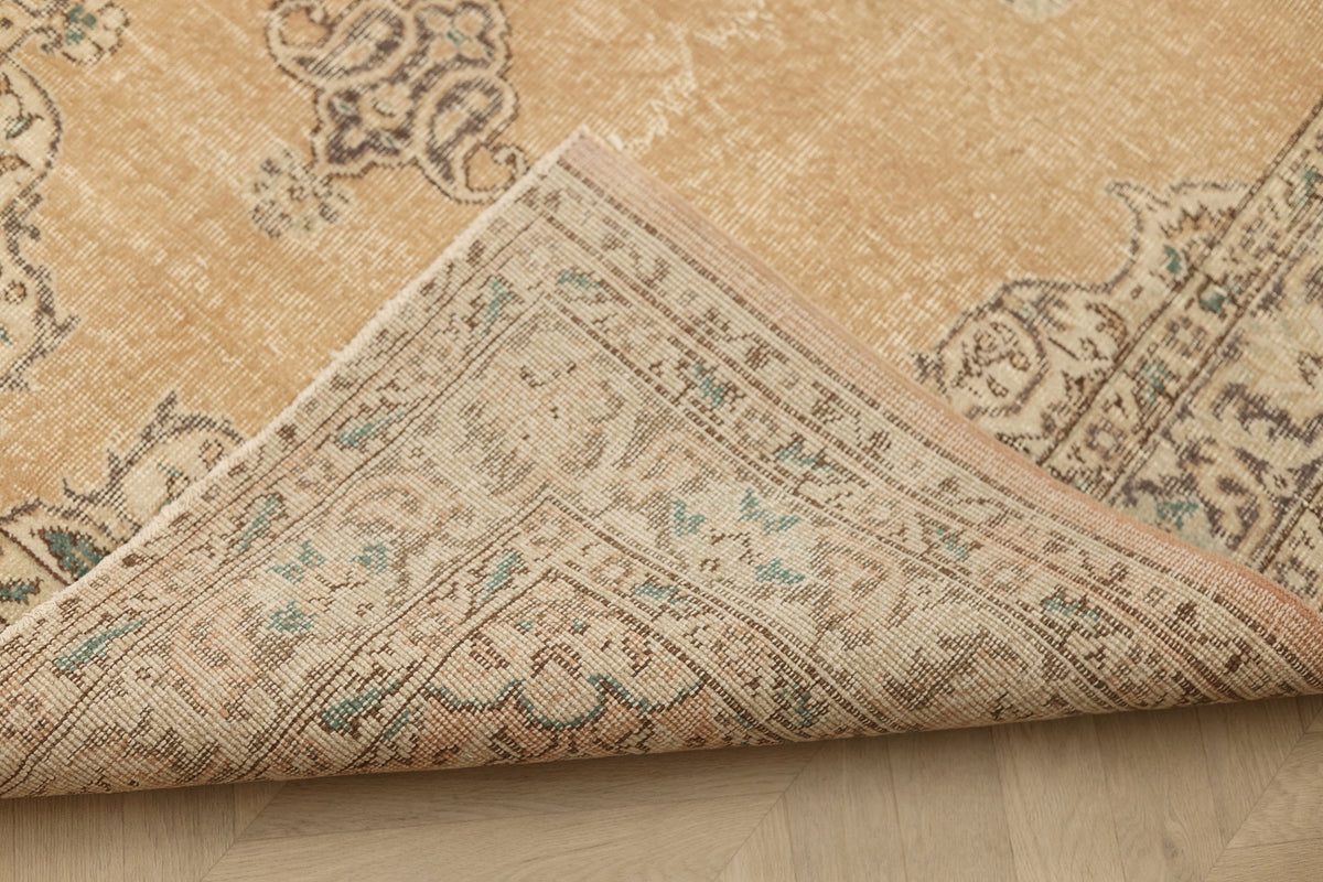 Vintage Isparta Turkish Area Rug 5x8 ft — Beige Floral (No. 39979)