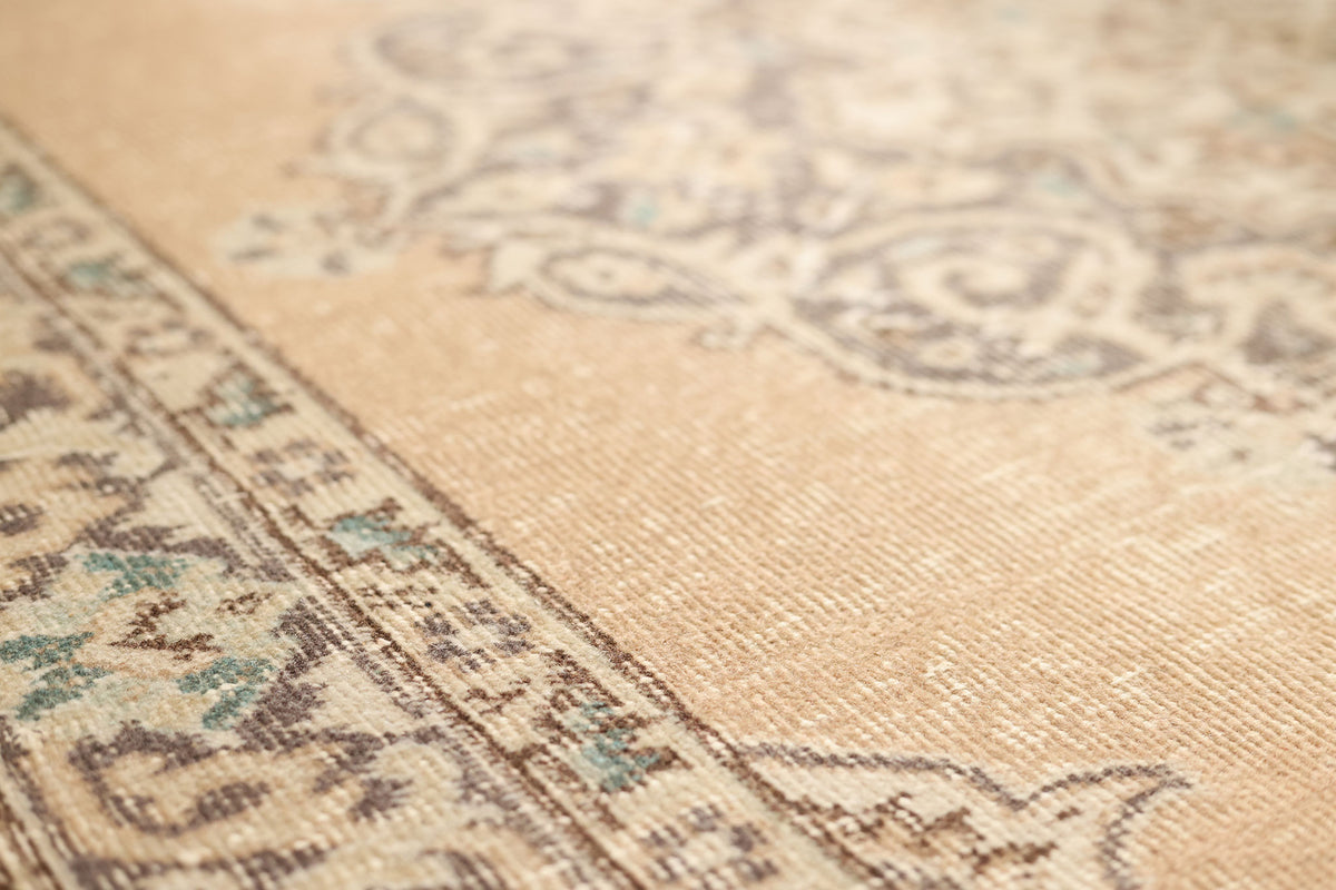 Vintage Isparta Turkish Area Rug 5x8 ft — Beige Floral (No. 39979)
