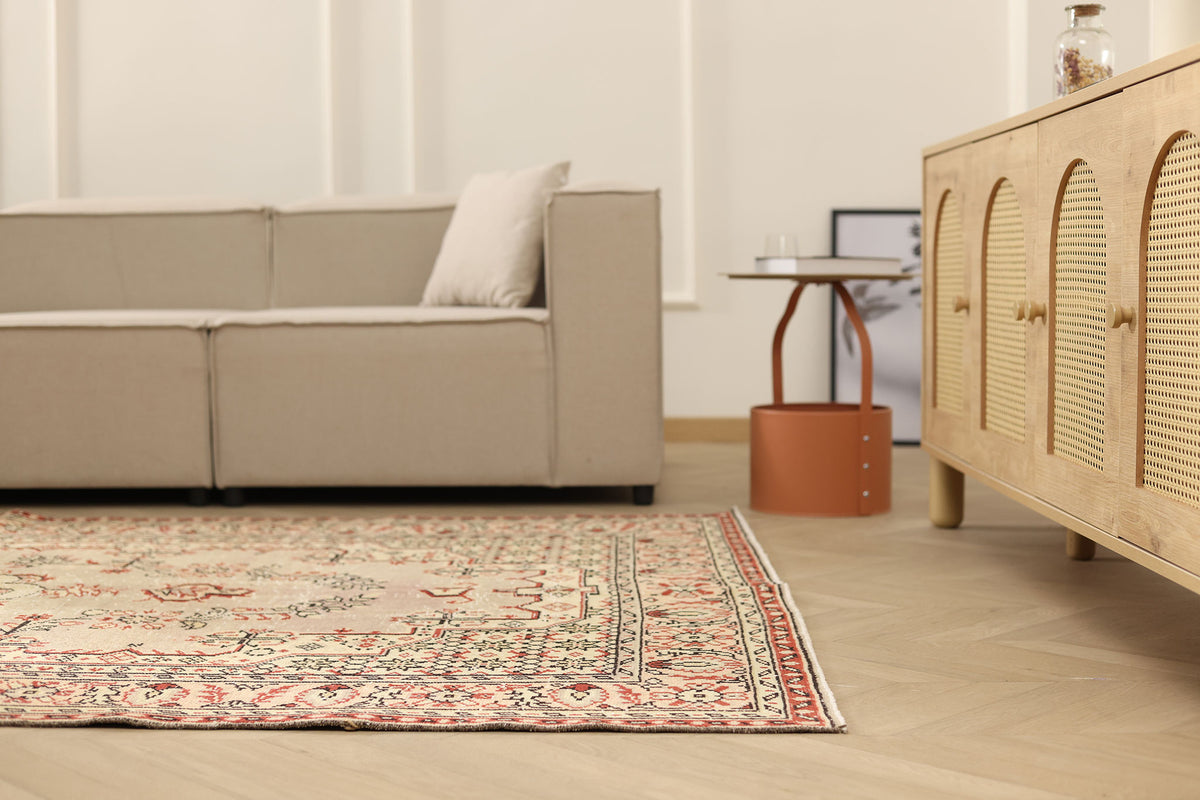 Vintage Isparta Turkish Area Rug 5x10 ft — Beige & Red Floral