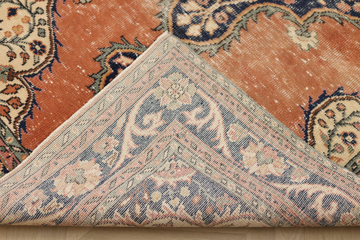 Vintage Isparta Turkish Area Rug 5x9 ft — Orange Floral (No. 39984)