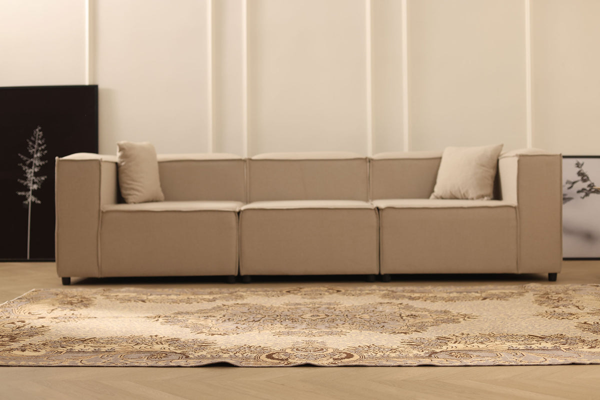 Vintage Isparta Turkish Area Rug 6x9 ft — Beige & Gray Floral (No. 39991)