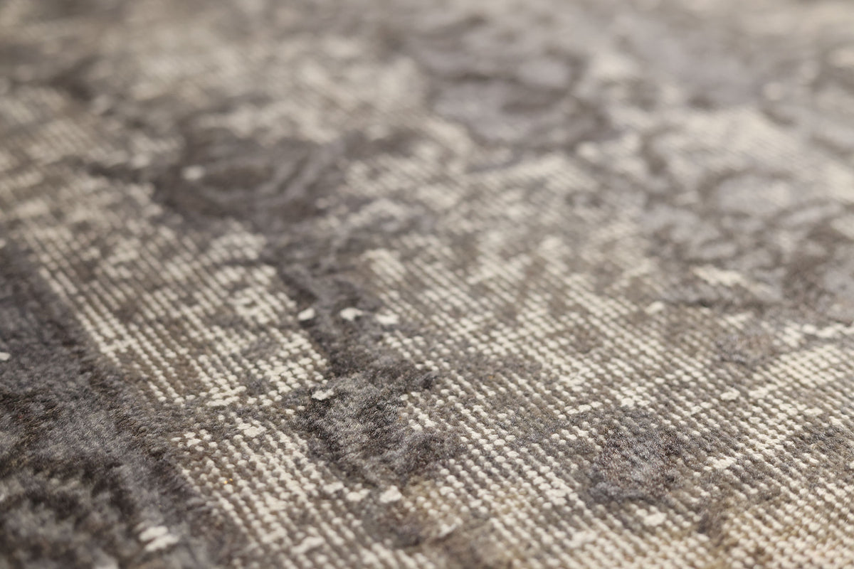 Vintage Isparta Turkish Area Rug 5x9 ft — Gray Overdyed (No. 40010)