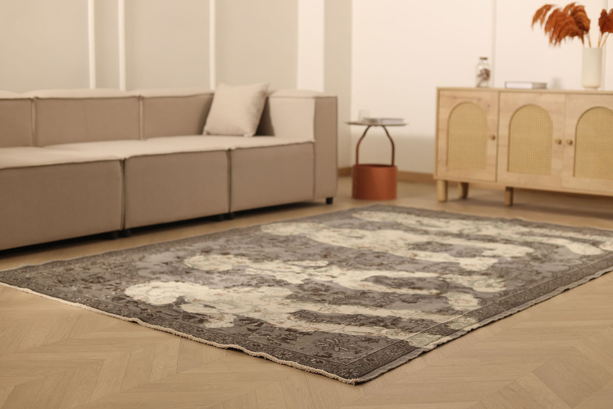 Vintage Isparta Turkish Area Rug 6x9 ft — Gray & White Distressed
