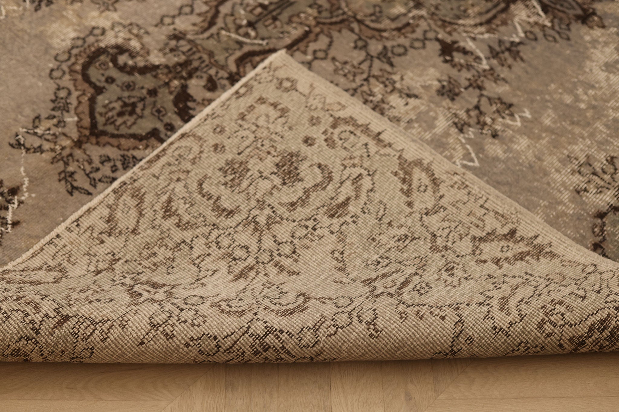 Vintage Isparta Turkish Area Rug 6x8 ft — Gray & Brown Floral