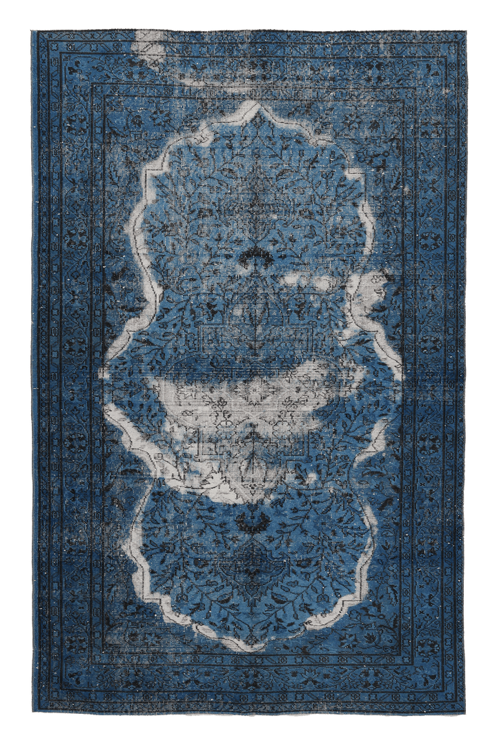 Vintage Isparta Turkish Area Rug 5x8 ft — Blue & White Floral