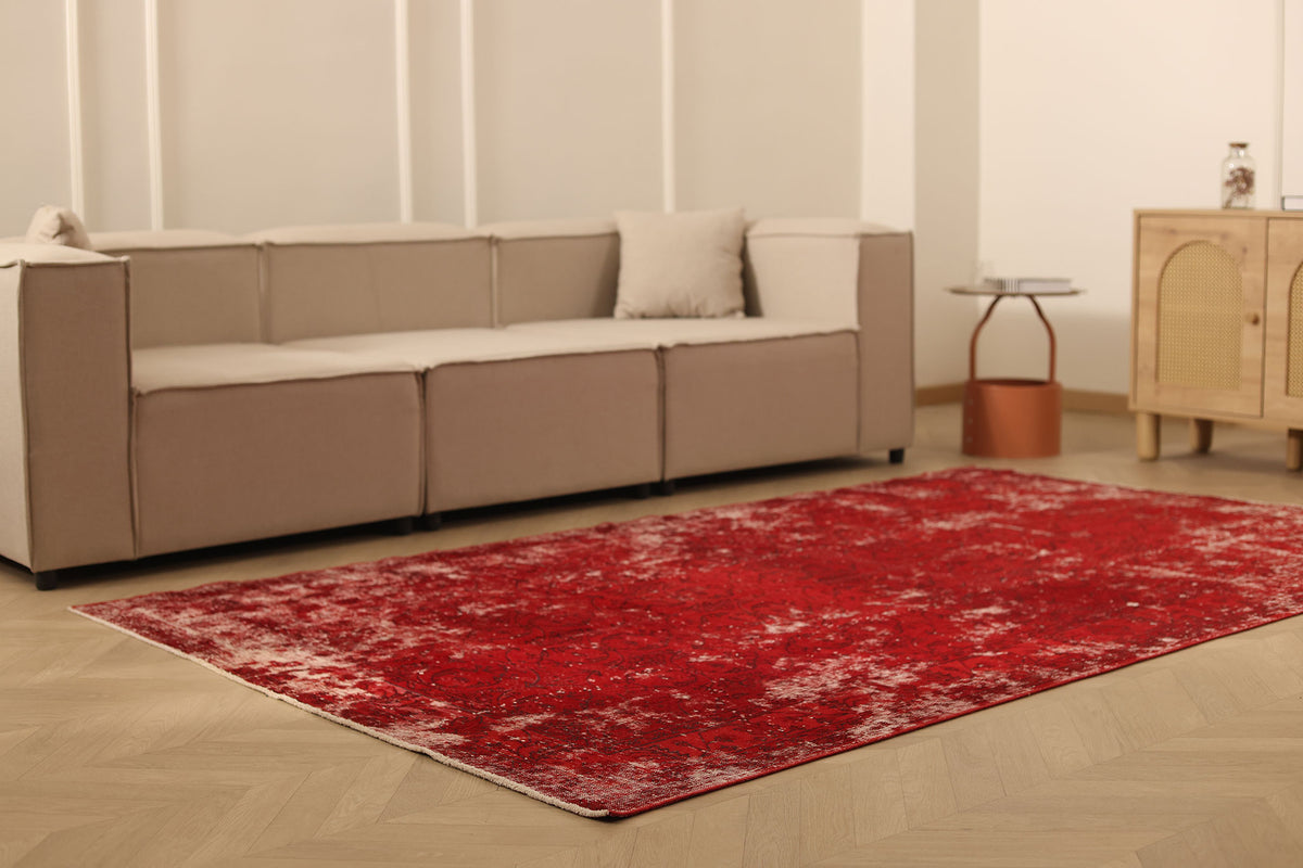 Vintage Isparta Turkish Area Rug 5x9 ft — Red Overdyed (No. 40086)