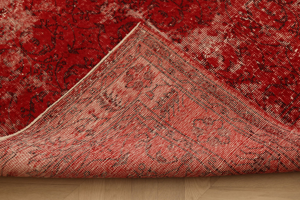 Vintage Isparta Turkish Area Rug 5x9 ft — Red Overdyed (No. 40086)
