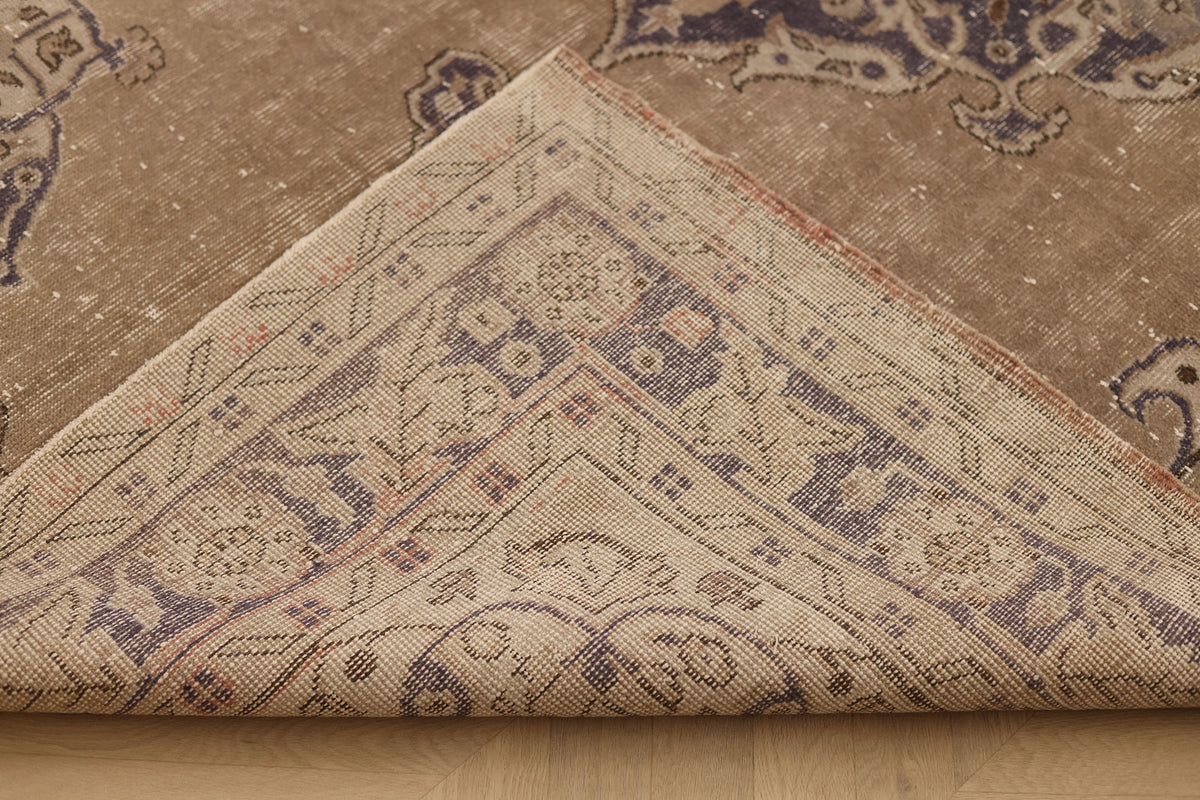 Vintage Isparta Turkish Area Rug 6x9 ft — Beige & Gray Floral