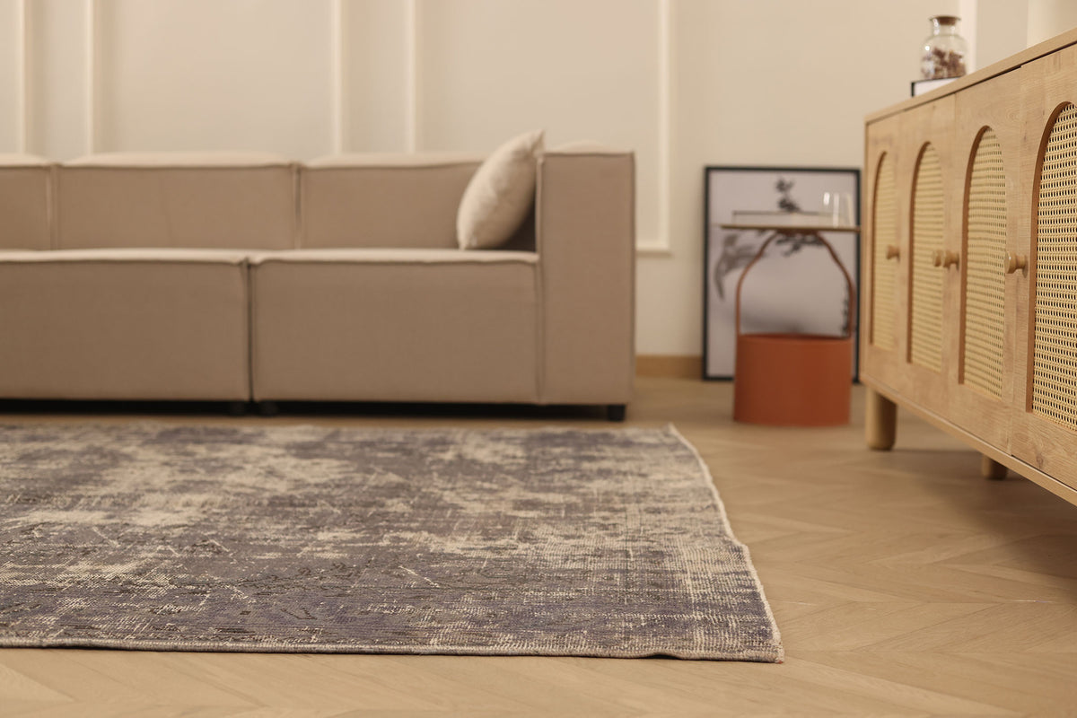 Vintage Manisa Turkish Area Rug 6x9 ft — Gray & Beige Distressed