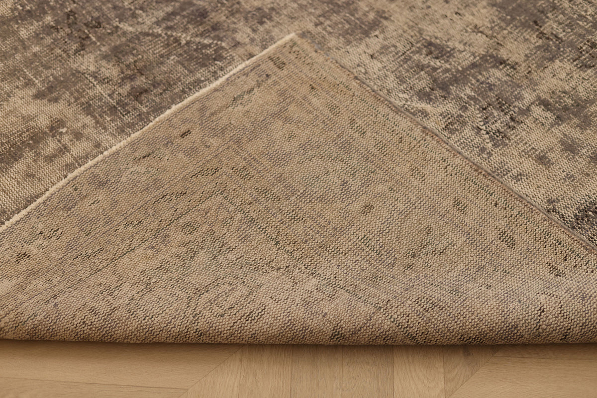 Vintage Manisa Turkish Area Rug 6x9 ft — Gray & Beige Distressed