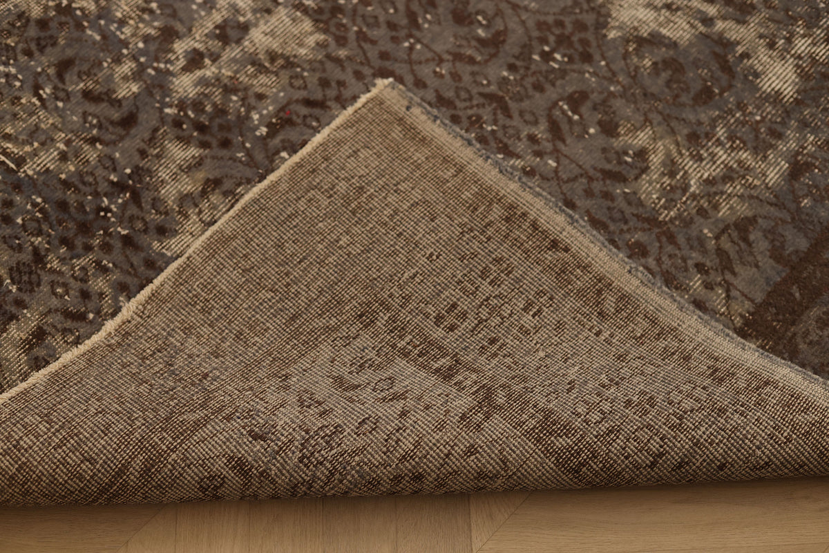 Vintage Isparta Turkish Area Rug 5x9 ft — Gray & Brown Distressed
