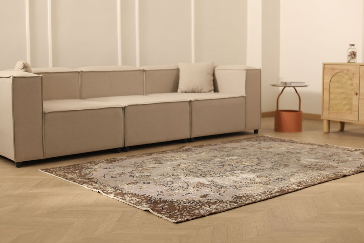 Vintage Isparta Turkish Area Rug 5x8 ft — Beige & Brown Floral (No. 40115)