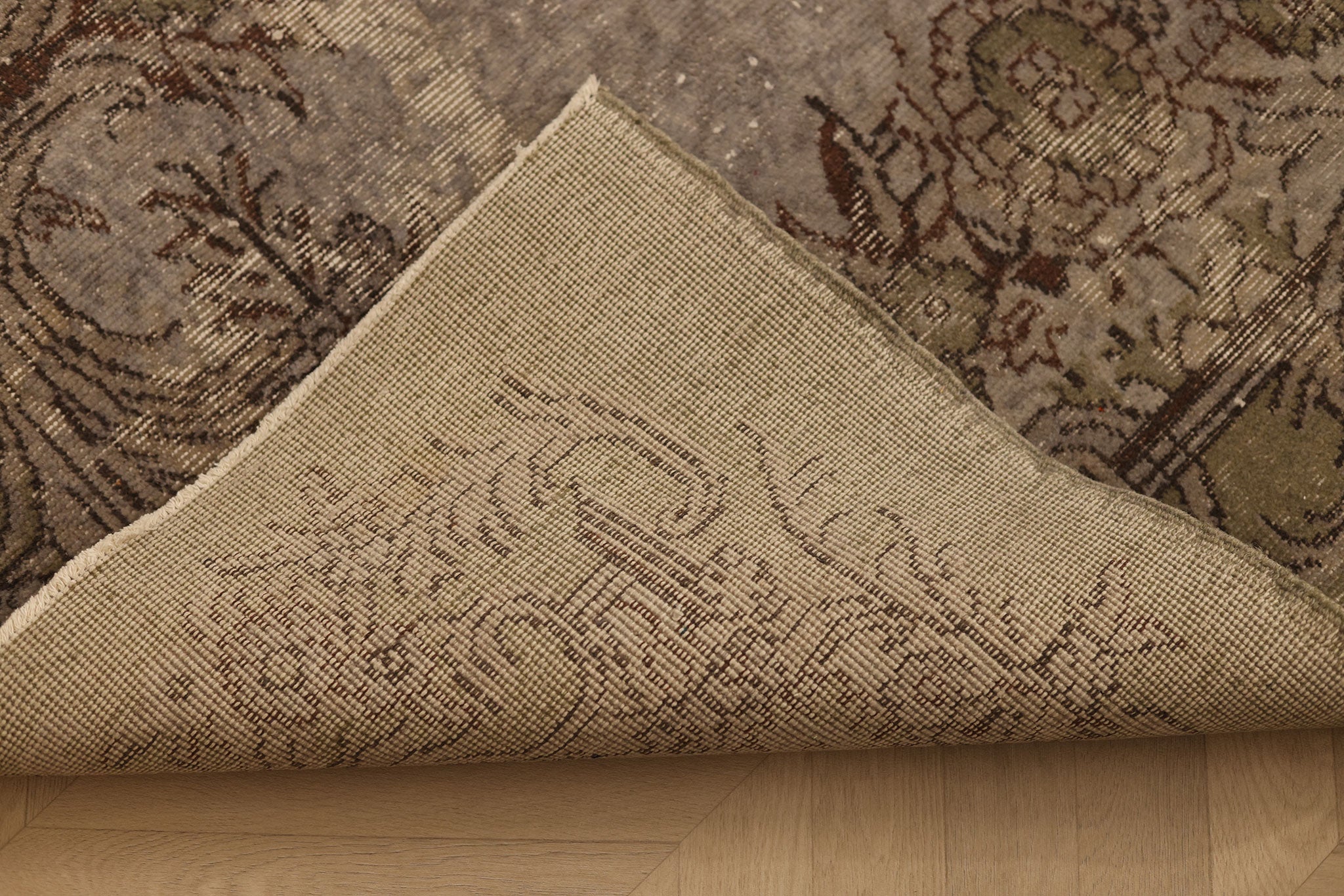 Vintage Isparta Turkish Area Rug 5x9 ft — Gray & Brown Floral (No. 40123)