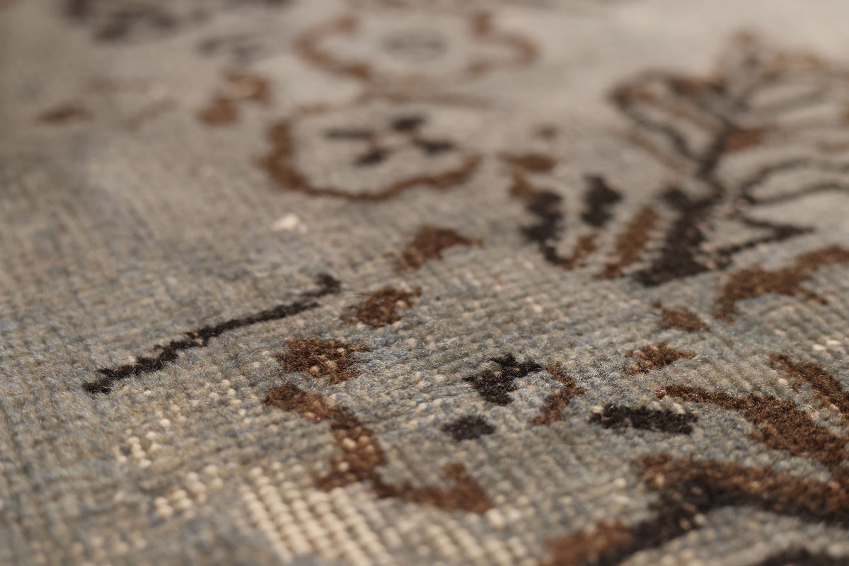 Vintage Isparta Turkish Area Rug 5x9 ft — Gray & Brown Distressed (No. 40129)