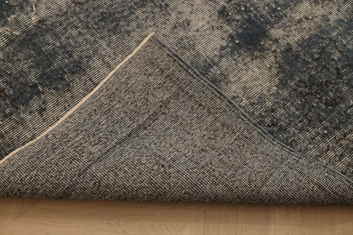 Vintage Isparta Turkish Area Rug 5x8 ft — Gray Overdyed (No. 40131)