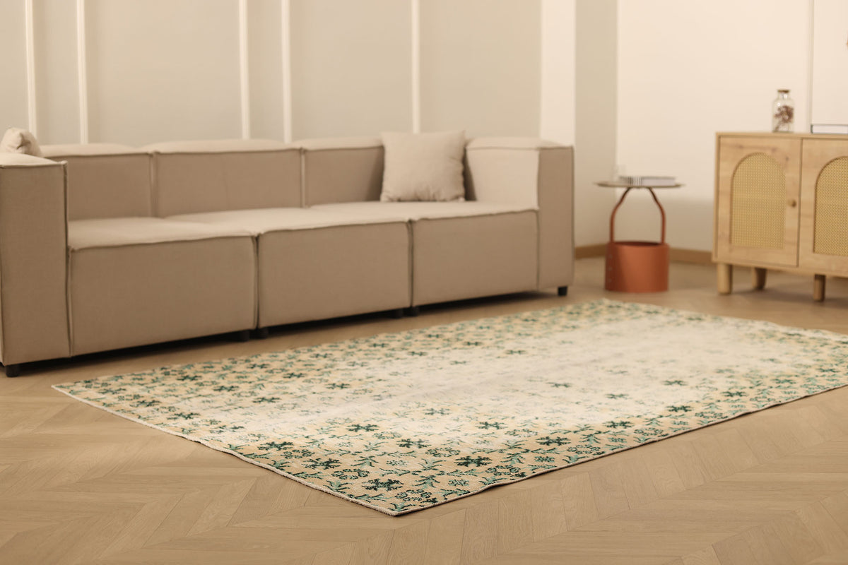 Vintage Isparta Turkish Area Rug 5x8 ft — Beige & Green Floral (No. 40167)