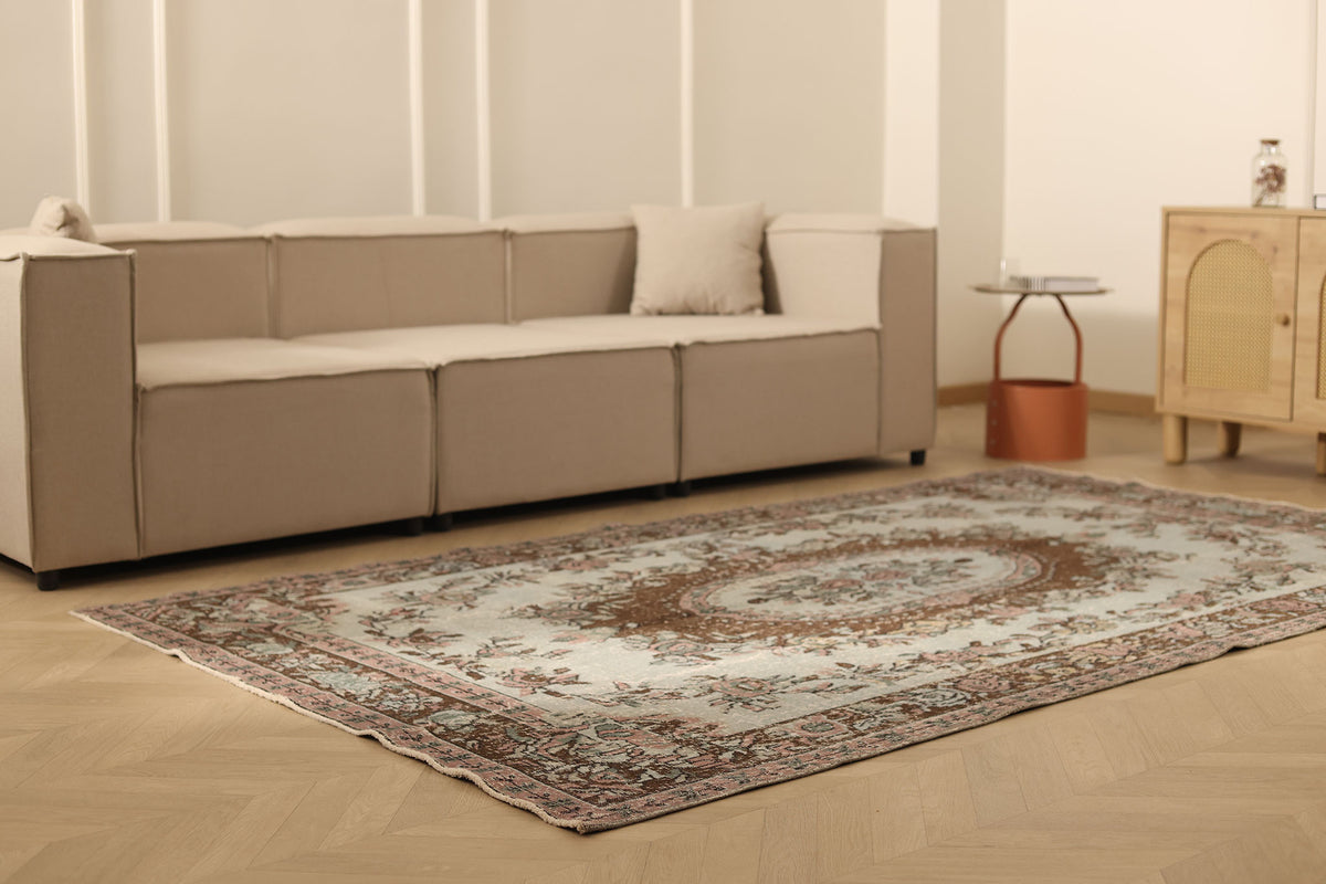 Vintage Isparta Turkish Area Rug 5x9 ft — Beige & Brown Floral (No. 40183)