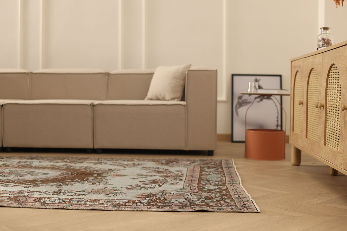 Vintage Isparta Turkish Area Rug 5x9 ft — Beige & Brown Floral (No. 40183)