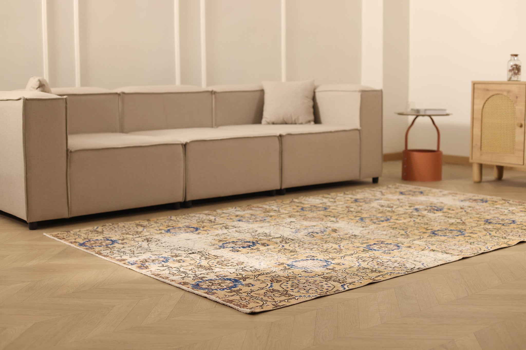 Vintage Isparta Turkish Area Rug 5x8 ft — Beige & Blue Floral (No. 40195)